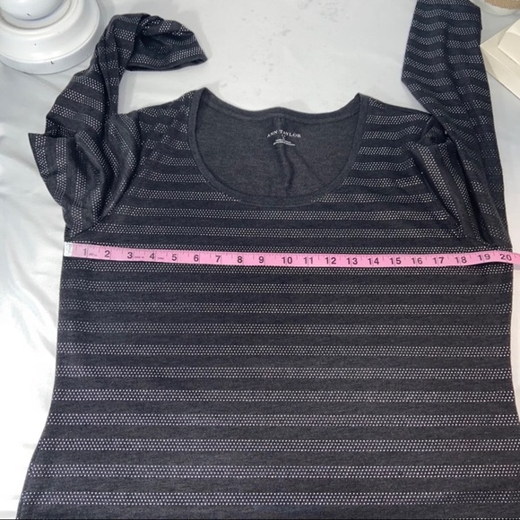 Ann Taylor women’s EUC‎ top shirt - Picture 9 of 12